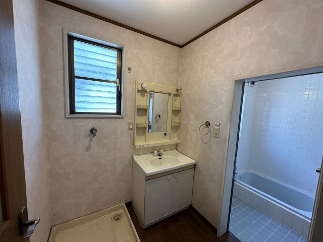 富田林市須賀１丁目　中古戸建の洗面所