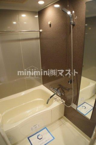 カスタリアタワー肥後橋の浴室|同マンションの別の室内です。