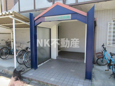 【エントランス】 | サンライフ東花園（東花園賃貸） | 落ち着いたエントランスです