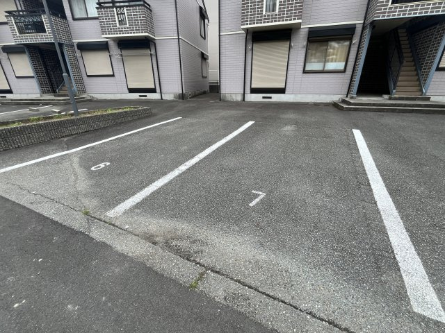 ジョイス広畑の駐車場
