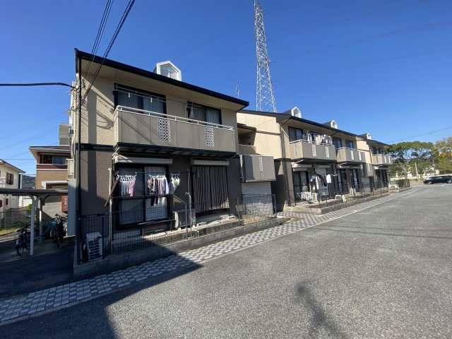 ファミール安室東 A棟の外観