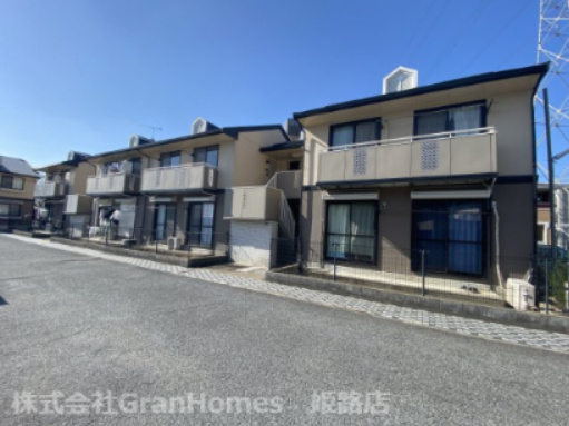 ファミール安室東 A棟の外観