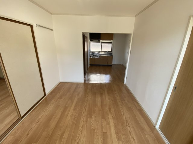 ファミール安室東 A棟の居間・リビング