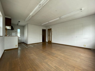 【居間・リビング】 | 桜花台１丁目店舗事務所