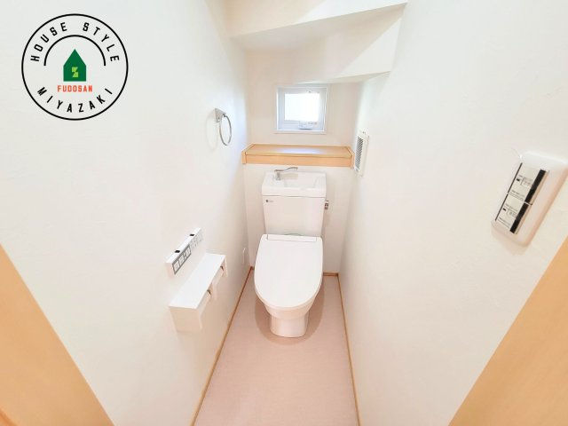第4下田島平松モデル(5号棟)のトイレ|温水洗浄便座を完備しております。