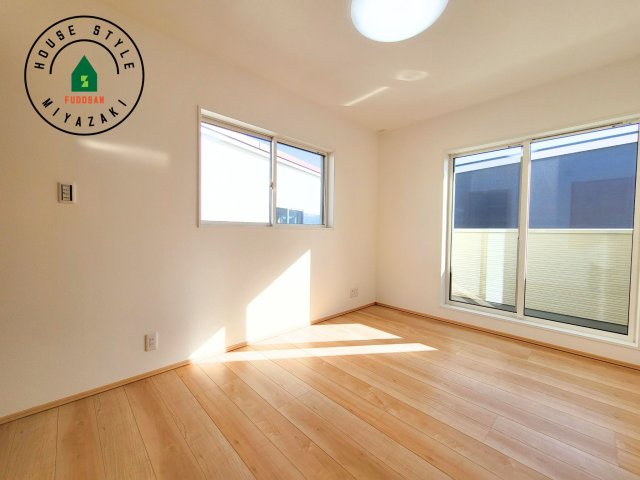 第4下田島平松モデル(5号棟)の寝室|主寝室には収納力に優れたクローゼットがありますので、お部屋もすっきり片付きます。