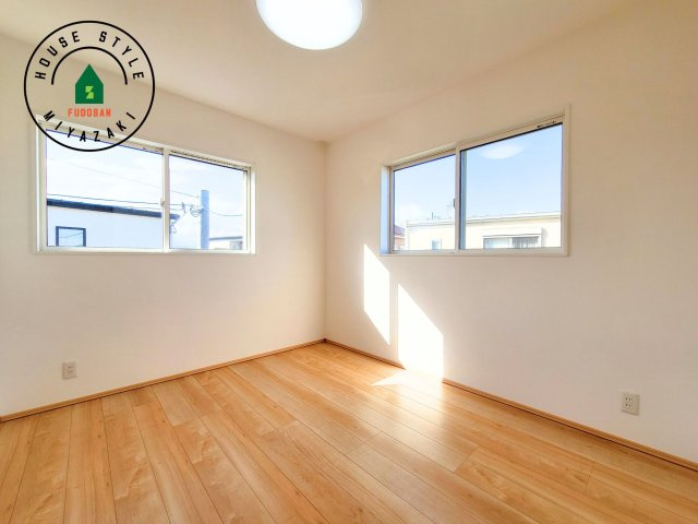 第4下田島平松モデル(5号棟)の子供部屋|穏やかな光が差し込む室内には、穏やかな時間が流れます。