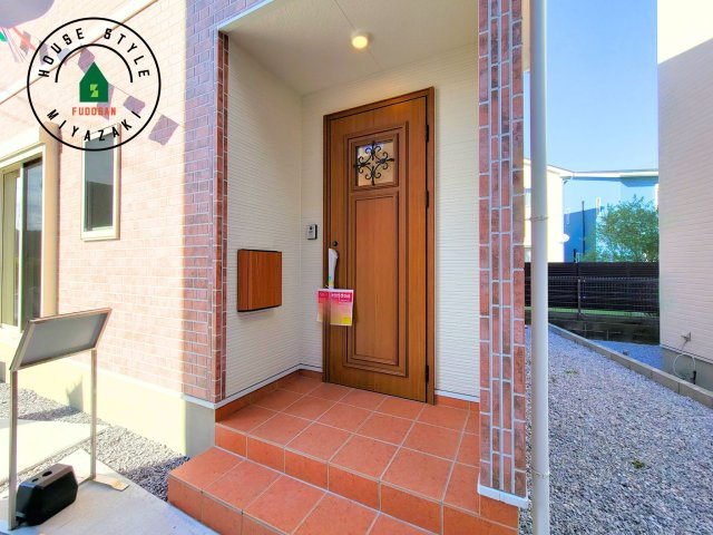 第4下田島平松モデル(5号棟)の玄関|おでかけの時も帰った時も、「我が家」を最初に感じでもらえる素敵な空間に。