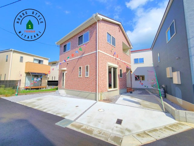 第4下田島平松モデル(5号棟)の前面道路含む現地写真|見学の時間などお気軽にお問い合わせ下さい。