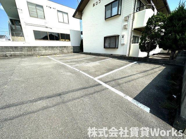 浜口コーポの駐車場|駐車場完備です