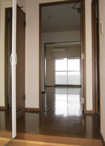 YMクレストの玄関|毎日通る玄関はこちらです