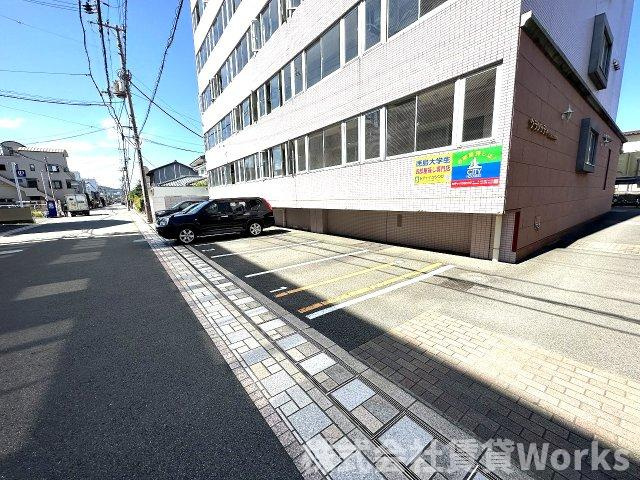 グランシティFukushimaの駐車場|駐車場です