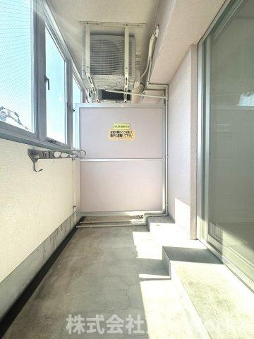 グランシティFukushimaのバルコニー|外からの目が気にならないバルコニーで洗濯物が干せます