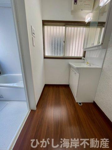 海老名市大谷南4丁目　中古戸建の脱衣所|新規リフォーム完了！脱衣スペース