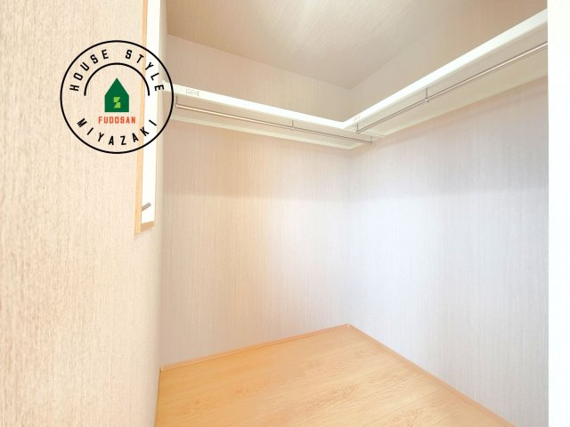 第8本郷南方モデル（2号棟）の収納|洋服や大きな荷物が多い方や人数の多いご家族などは、一般的なクローゼットよりもウォークインクローゼットのほうが使い勝手が良いです。