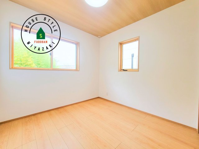 第8本郷南方モデル（2号棟）の洋室|採光良好な洋室は全居室、複層ガラスの遮熱効果と断熱効果で、一年中快適に過ごせます。