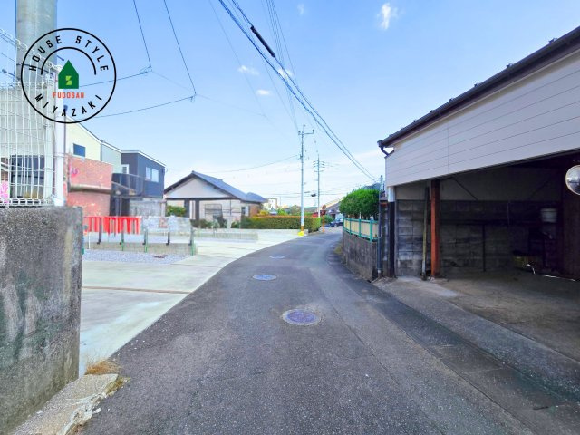 第8本郷南方モデル（2号棟）の前面道路含む現地写真|前面道路です。