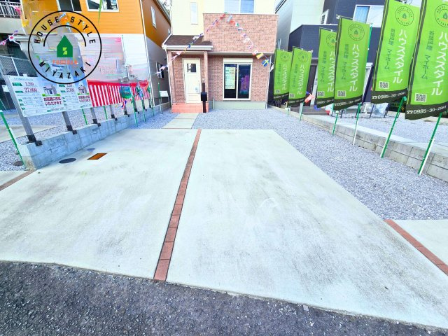 第8本郷南方モデル（2号棟）の浴室|駐車場になります。