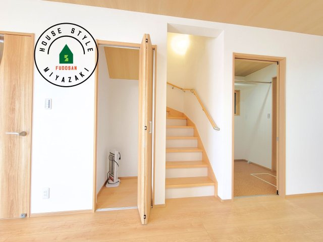 第8本郷南方モデル（2号棟）の収納|普段使いのお洋服や小物はもちろん、季節物のお洋服などもしっかりと整理整頓おしまい頂けます。