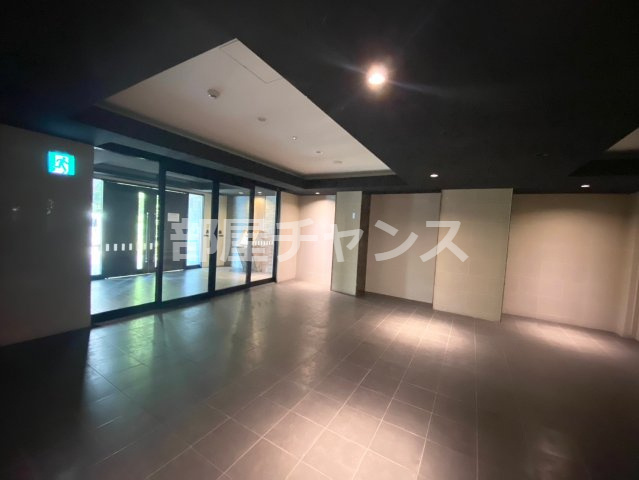 プレサンス丸の内城雅のロビー