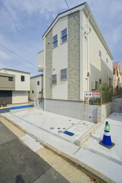 横浜市金沢区富岡西４丁目の新築一戸建の前面道路含む現地写真|周辺環境も合わせてご案内させて頂きます！
お気軽にお問い合わせ下さい！