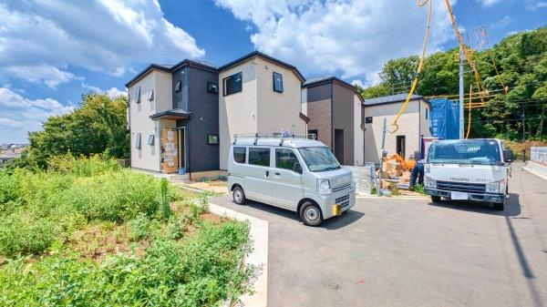 横浜市保土ケ谷区上菅田町の新築一戸建の外観|陽当りの良さが伝わります！
是非、現地にてご確認下さい。