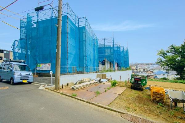 横浜市保土ケ谷区上菅田町の新築一戸建の前面道路含む現地写真|周辺環境も合わせてご案内させて頂きます！
お気軽にお問い合わせ下さい！
