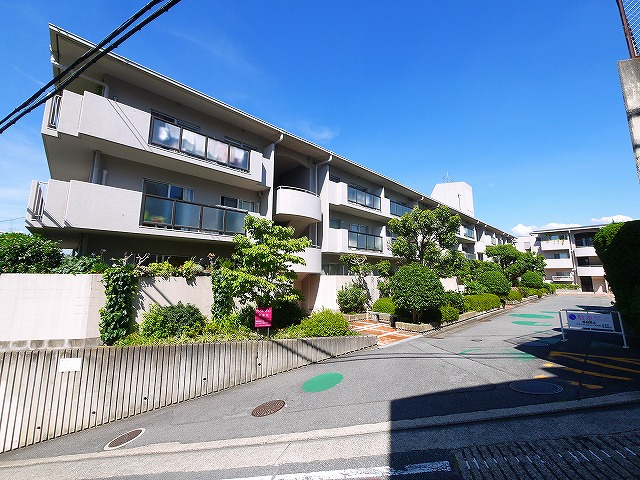 グランドゥビュー学園前Bの外観