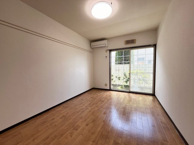 寝屋川市本町のアパートの玄関