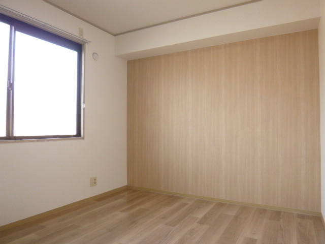 コスモス・ガーデンの寝室|洋室