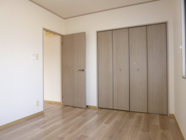 コスモス・ガーデンの寝室|洋室