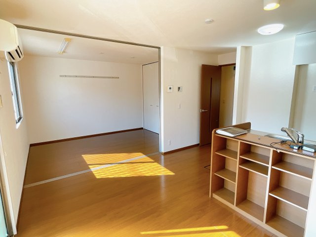 サン アレキの居間・リビング