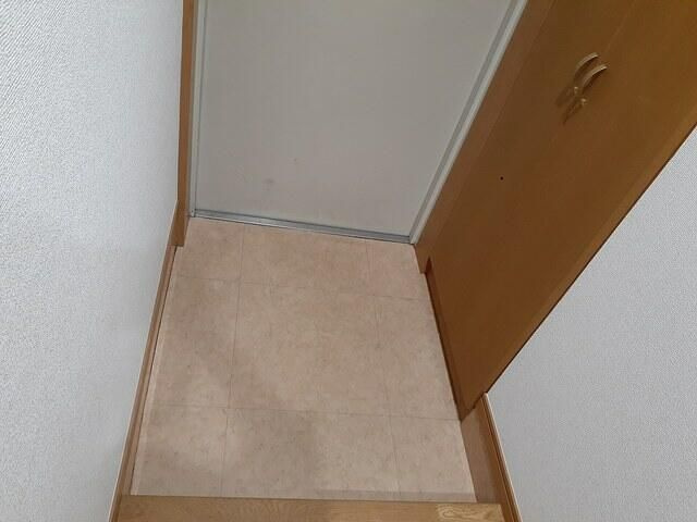 エヴァー高田の玄関