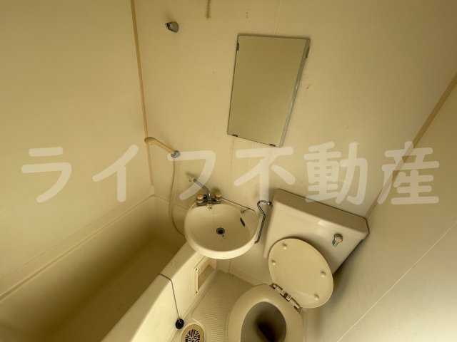 ハナテンイイヅカハイツの浴室|コンパクトで使いやすいお風呂です