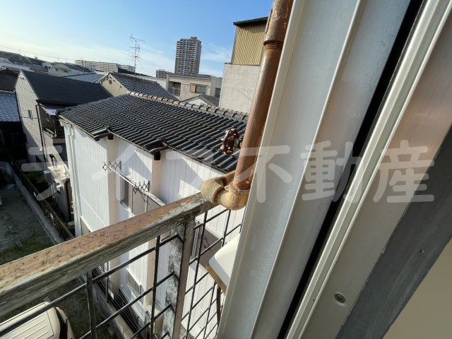 ハナテンイイヅカハイツのバルコニー|暖かな日差しのふりそそぐバルコニー