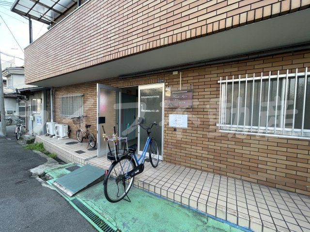 ハナテンイイヅカハイツのエントランス|落ち着いたエントランスです