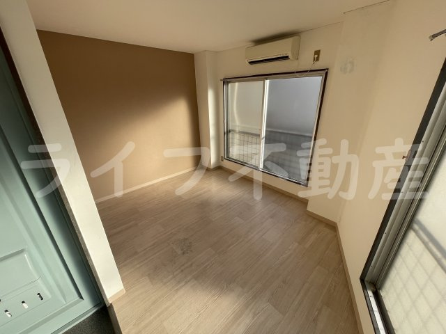 ハナテンイイヅカハイツの居間・リビング|おしゃれなリビングです