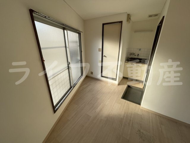 ハナテンイイヅカハイツの洋室|個人の部屋や寝室として使える洋室です