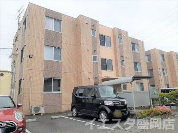 ジャパン・ビレッジイーストの外観