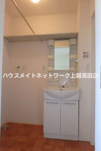 ディアスビーネ高田の独立洗面台|洗髪洗面化粧台（参考同型101号室室内写真）