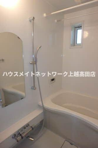 ディアスビーネ高田の浴室|追焚機能付（参考同型101号室室内写真）
