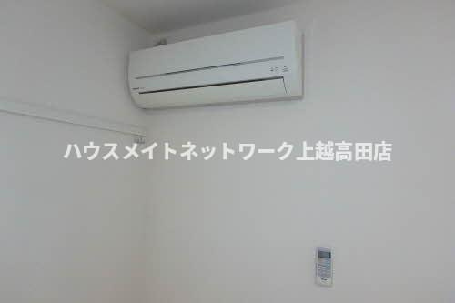 ディアスビーネ高田の設備|エアコン（参考同型101号室室内写真）
