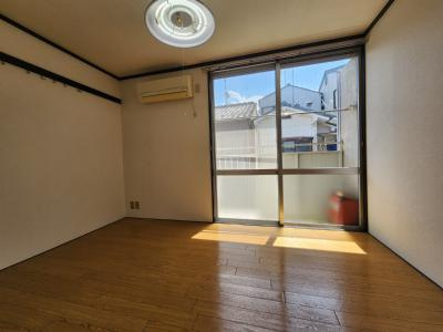 瀬戸畑ハイツの居間・リビング|洋室