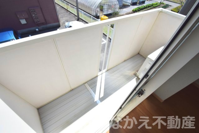 【バルコニー】 | 外からの目が気にならないバルコニーで洗濯物が干せます