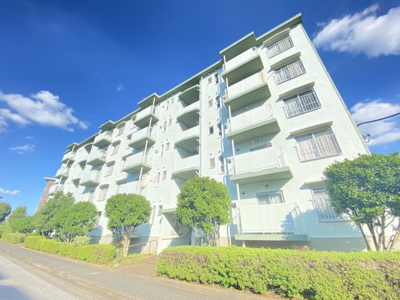 【外観パース】 | 早期売却にて値下770万円♪（最上階・角部屋）東新井団地５階 | ６号棟、バスターミナル正面