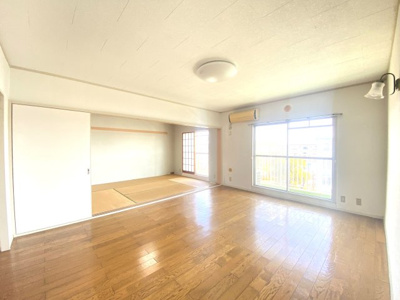 【洋室】 | 早期売却にて値下770万円♪（最上階・角部屋）東新井団地５階 | 広々としたリビング、南側窓の為陽当たり良好