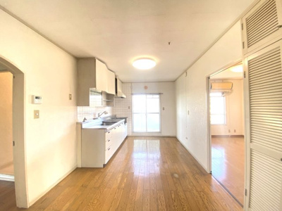 【居間・リビング】 | 早期売却にて値下770万円♪（最上階・角部屋）東新井団地５階