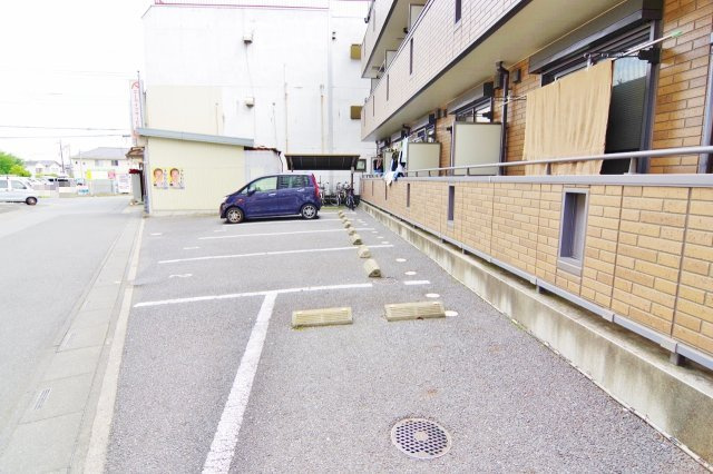 プランドールの駐車場