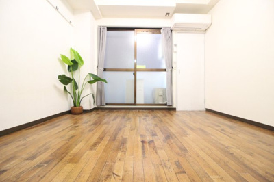 【居間・リビング】 | ロイヤルヴィラあべの | 洋室6.0帖