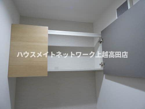 ぱれすよつやのトイレ|トイレ内収納
